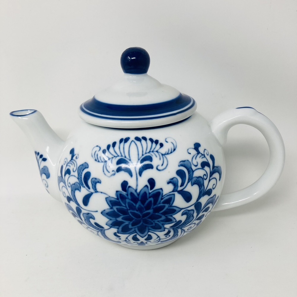 Blue Palm‎ Asian 8" Tall Tea Pot White & Blue Floral Handpainted Tea Pot W/ Lid